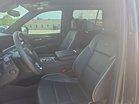 Used 2024 Cadillac Escalade Sport w/ LPO, ONYX Package AWD/4WD image 16