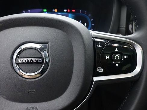 Used 2023 Volvo XC60 B5 Ultimate image 15