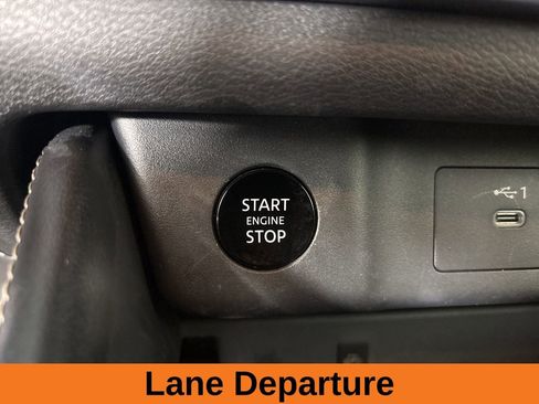 Used 2025 Nissan Rogue Platinum image 17