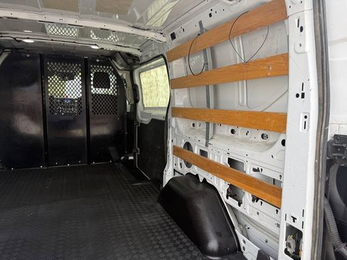 Used 2022 Ford Transit 250 Low Roof w/ Exterior Upgrade Package RWD image 25