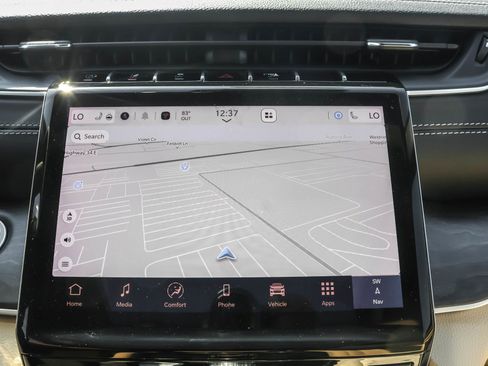 New 2025 Jeep Grand Cherokee Limited w/ Luxury Tech Group II image 19