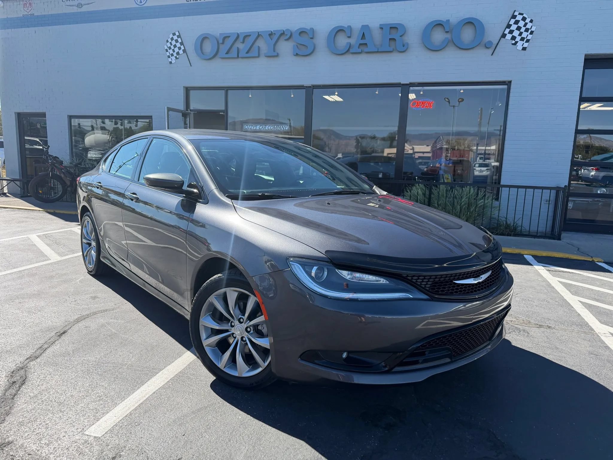 Used 2016 Chrysler 200 S FWD image 2