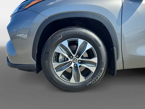 Certified 2025 Toyota Highlander XLE AWD/4WD image 14
