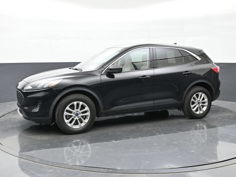 Used 2022 Ford Escape SE w/ Cold Weather Package AWD/4WD image 8