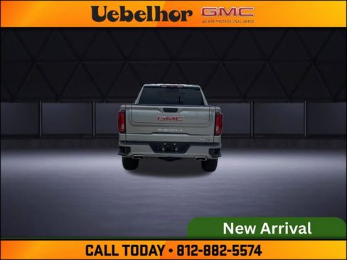 Used 2023 GMC Sierra 1500 AT4 w/ AT4 Premium Package AWD/4WD image 7