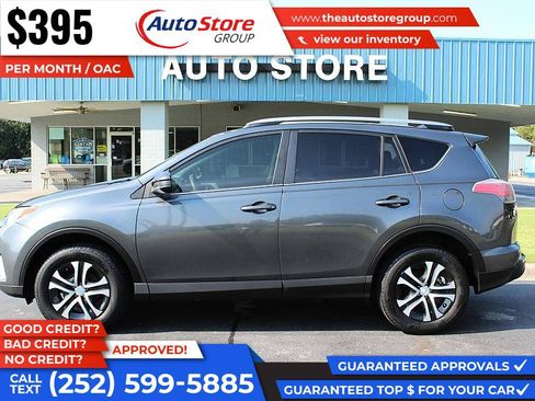 Used 2018 Toyota RAV4 LE FWD image 1