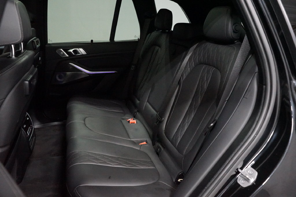 Used 2022 BMW X5 M50i w/ Executive Package AWD/4WD image 30