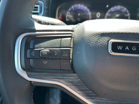 Certified 2023 Jeep Wagoneer L Series II image 26