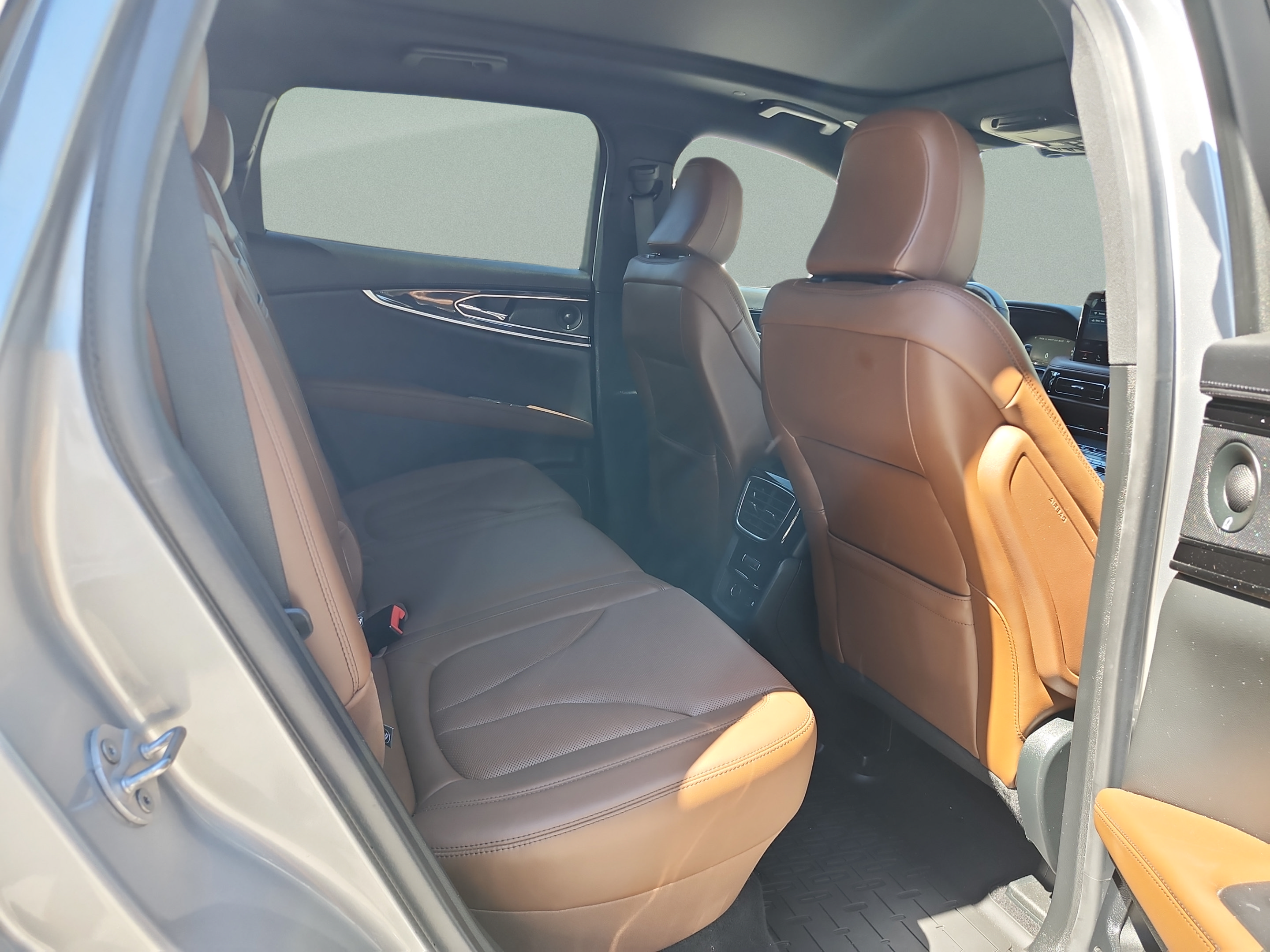 Used 2022 Lincoln Nautilus Reserve w/ Luxury Package FWD image 19