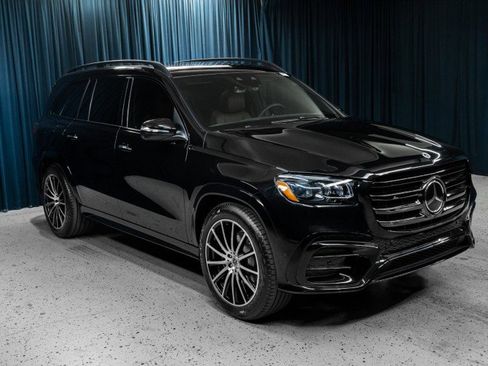 New 2025 Mercedes-Benz GLS 450 4MATIC image 3