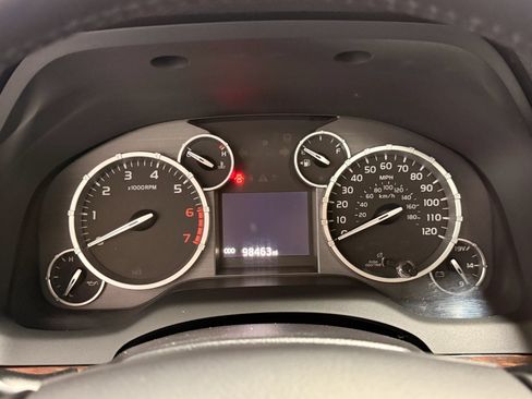 Used 2015 Toyota Tundra Limited w/ Limited Premium Package AWD/4WD image 12