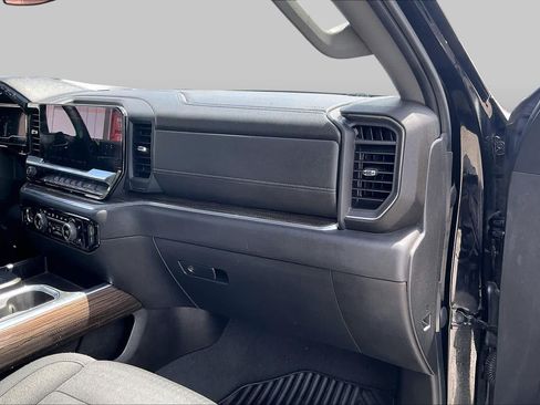 Used 2023 Chevrolet Silverado 1500 LT RWD image 18