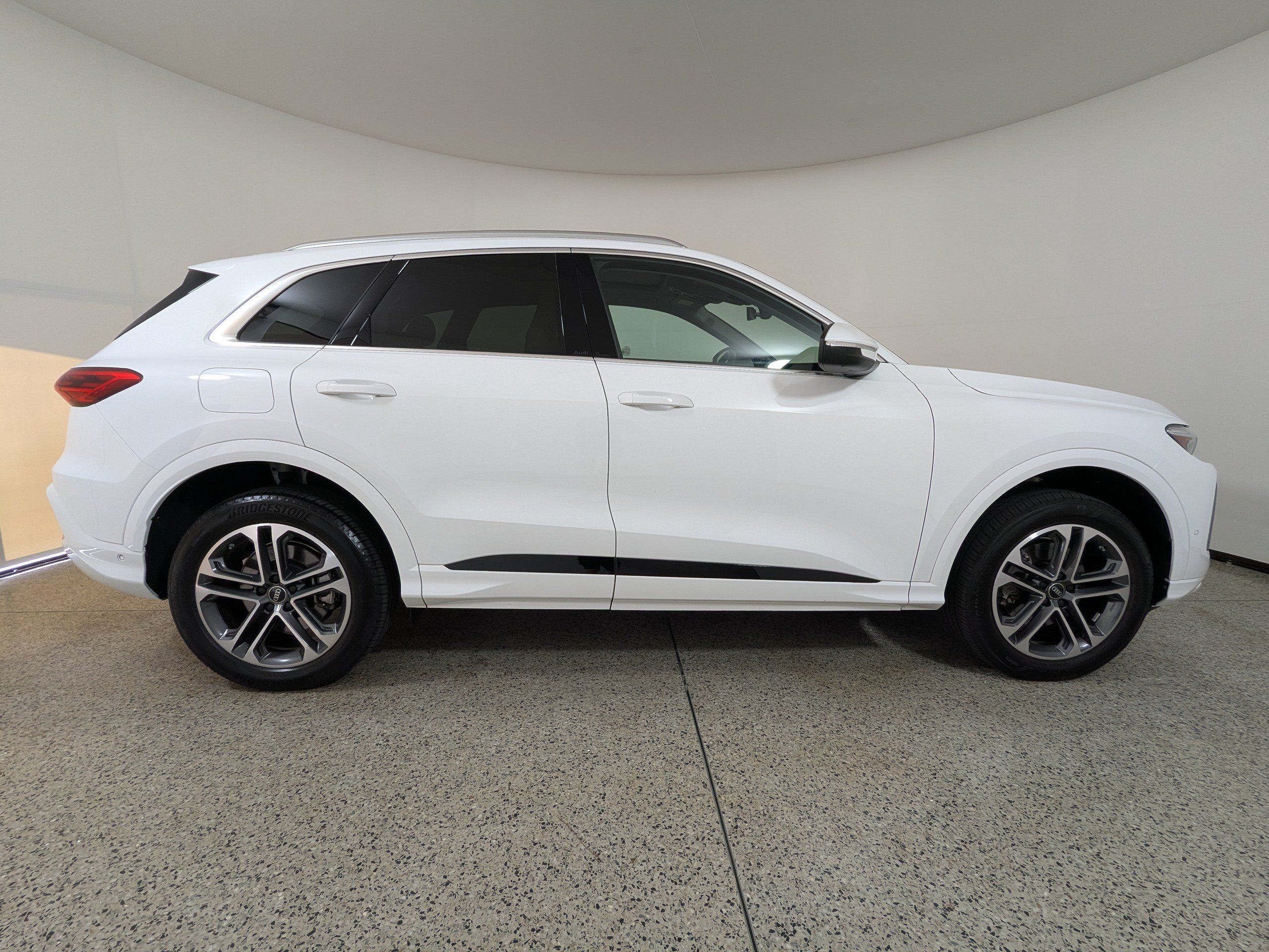 Certified 2025 Audi Q5 Premium w/ Premium Plus AWD/4WD image 8