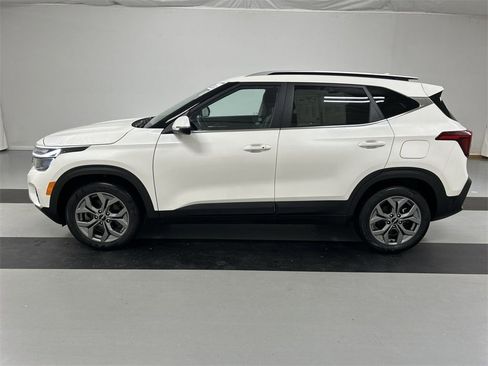 Certified 2024 Kia Seltos S image 5