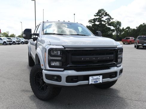 New 2026 Ford F250 Lariat w/ Black Appearance Package AWD/4WD image 3