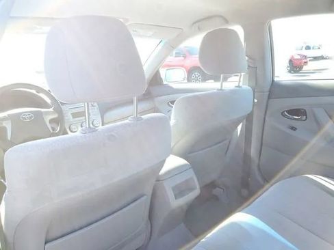 Used 2011 Toyota Camry XLE image 16