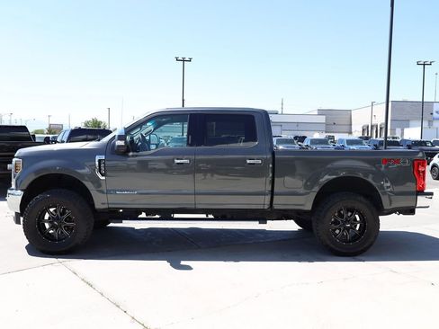 Used 2019 Ford F250 XLT w/ XLT Premium Package AWD/4WD image 3
