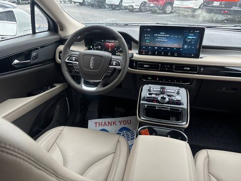 Certified 2023 Lincoln Nautilus FWD w/ Premium Package image 29