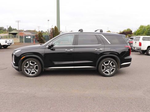 Used 2023 Hyundai Palisade Limited w/ Winter Package AWD/4WD image 9