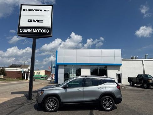 Used 2024 GMC Terrain SLT w/ Tech Package AWD/4WD image 2