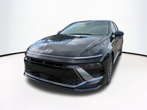 New 2025 Hyundai Sonata Limited image 9