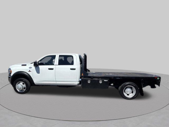 Used 2024 RAM 5500 Tradesman w/ Chrome Appearance Group AWD/4WD image 2
