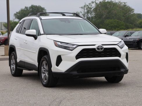 Used 2025 Toyota RAV4 XLE w/ Convenience Package AWD/4WD image 4