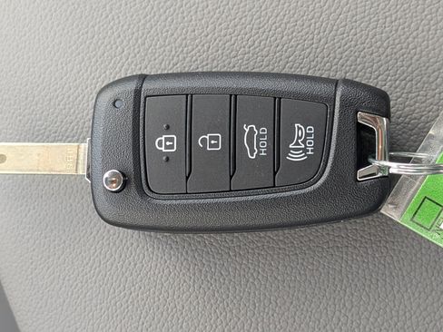 New 2026 Hyundai Elantra SE FWD image 31