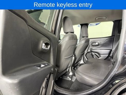 Used 2017 Jeep Renegade Altitude AWD/4WD image 14