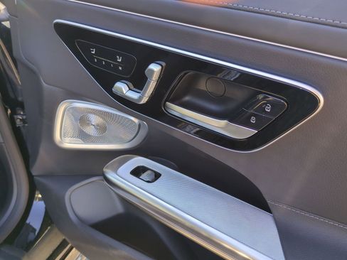 Used 2025 Mercedes-Benz CLE 300 4MATIC Cabriolet image 28