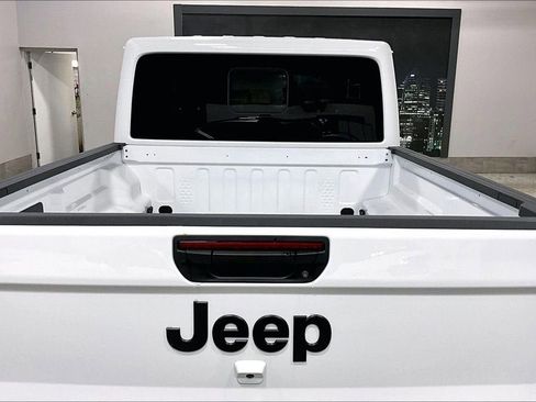 New 2026 Jeep Gladiator Sport AWD/4WD image 15