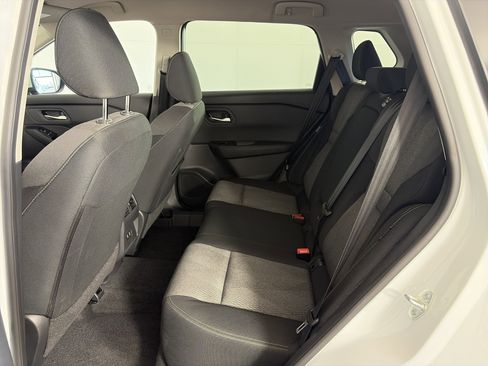 Certified 2025 Nissan Rogue SV image 7