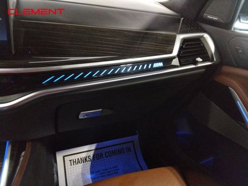 Used 2023 BMW X7 M60i image 22