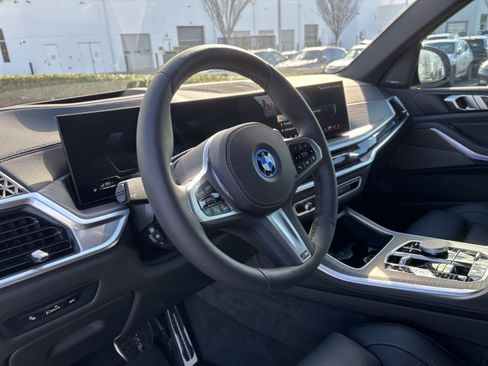 Used 2026 BMW X5 xDrive50e w/ M Sport Package image 17