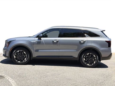Used 2025 Kia Sorento S w/ Panoramic Sunroof Package FWD image 22