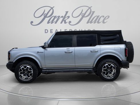 Used 2023 Ford Bronco Outer Banks AWD/4WD image 2