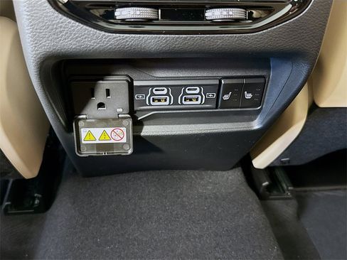 New 2025 Jeep Grand Cherokee Limited w/ Luxury Tech Group II image 27