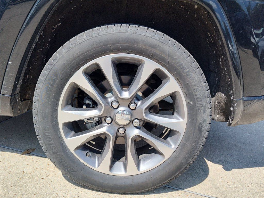Used 2017 Jeep Grand Cherokee Overland RWD image 17
