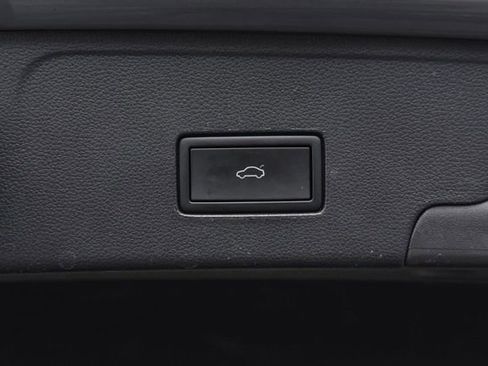 Certified 2023 Volkswagen Atlas Cross Sport SEL R-Line image 26