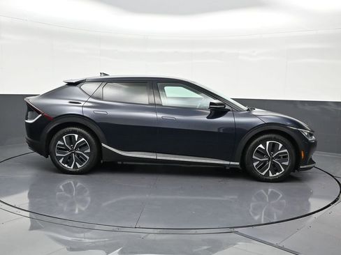 Used 2022 Kia EV6 Light image 7