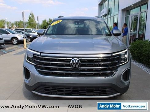 Used 2024 Volkswagen Atlas SE AWD/4WD image 2