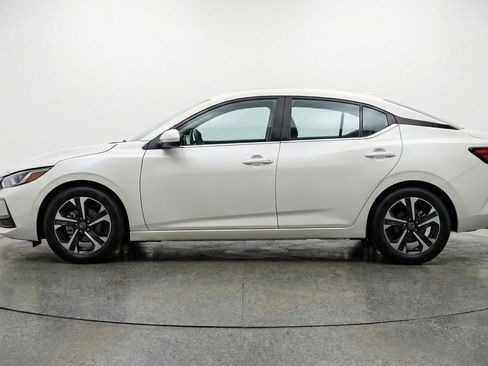 Used 2025 Nissan Sentra SV FWD image 5