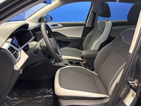 New 2026 Volkswagen Taos SE image 12