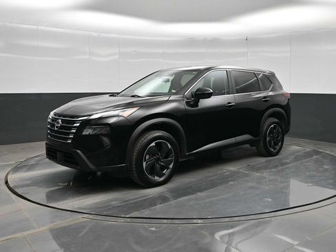 Used 2024 Nissan Rogue SV FWD image 4