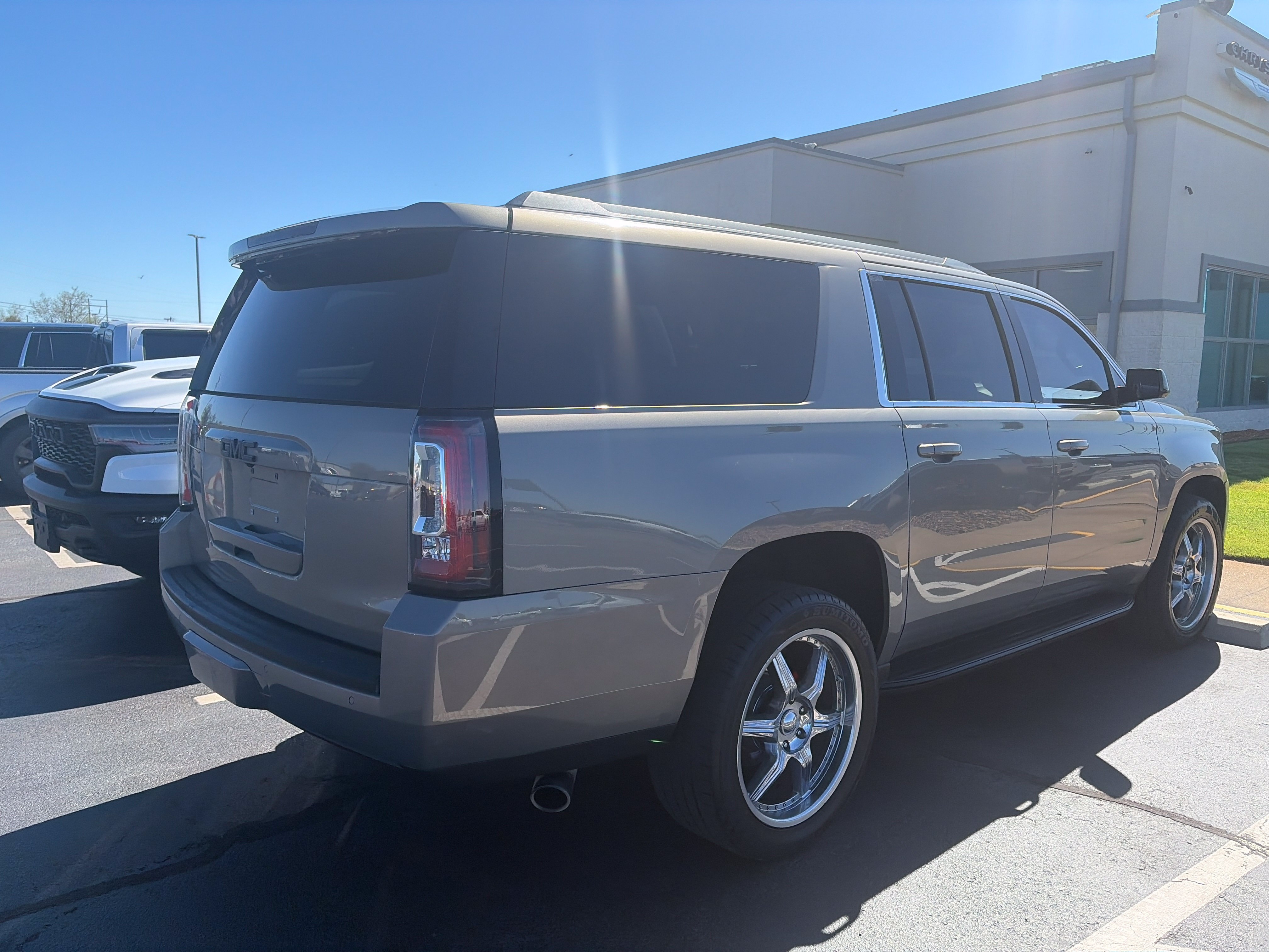 Used 2019 GMC Yukon XL SLT RWD image 5