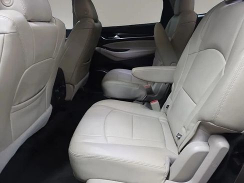Used 2020 Buick Enclave Essence w/ Sound and Sites Package AWD/4WD image 10