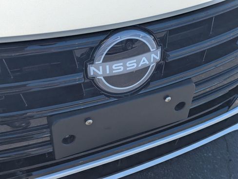 Used 2025 Nissan Versa SV w/ Trunk Package FWD image 11