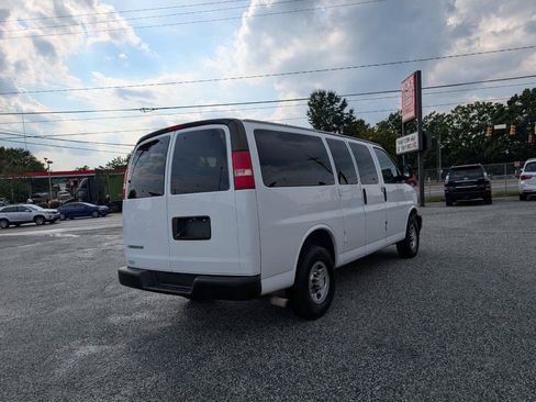 Used 2017 Chevrolet Express 2500 LS RWD image 7