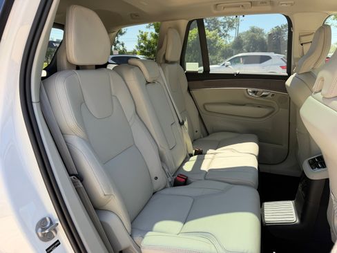 Certified 2026 Volvo XC90 T8 Ultra w/ Protection Package Premier AWD/4WD image 12