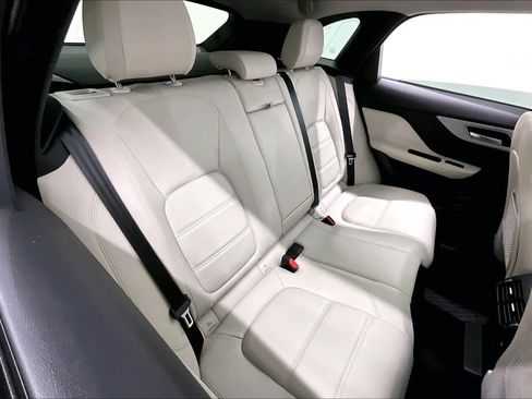Used 2017 Jaguar F-PACE Prestige image 18